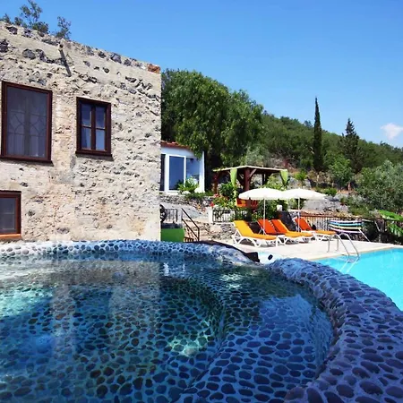 Villa Exclusive With Private Pool, 1000 Fethiye